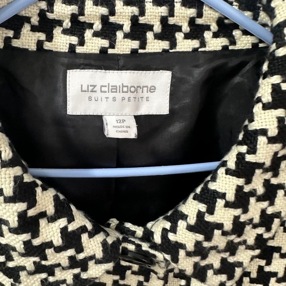 Liz Claiborne Black and White Houndstooth Crop Coat - Picture 4 of 5